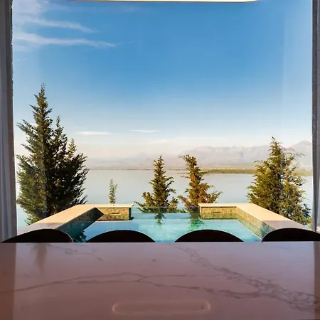 Serenity, Luxury Lakeside Manor Shkodër