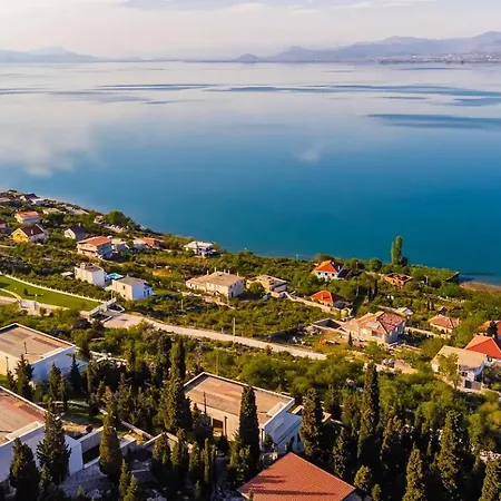 Villa Serenity, Luxury Lakeside Manor