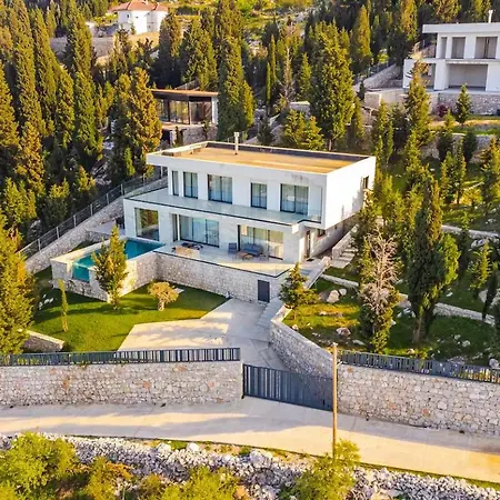 Serenity, Luxury Lakeside Manor * Shkodra